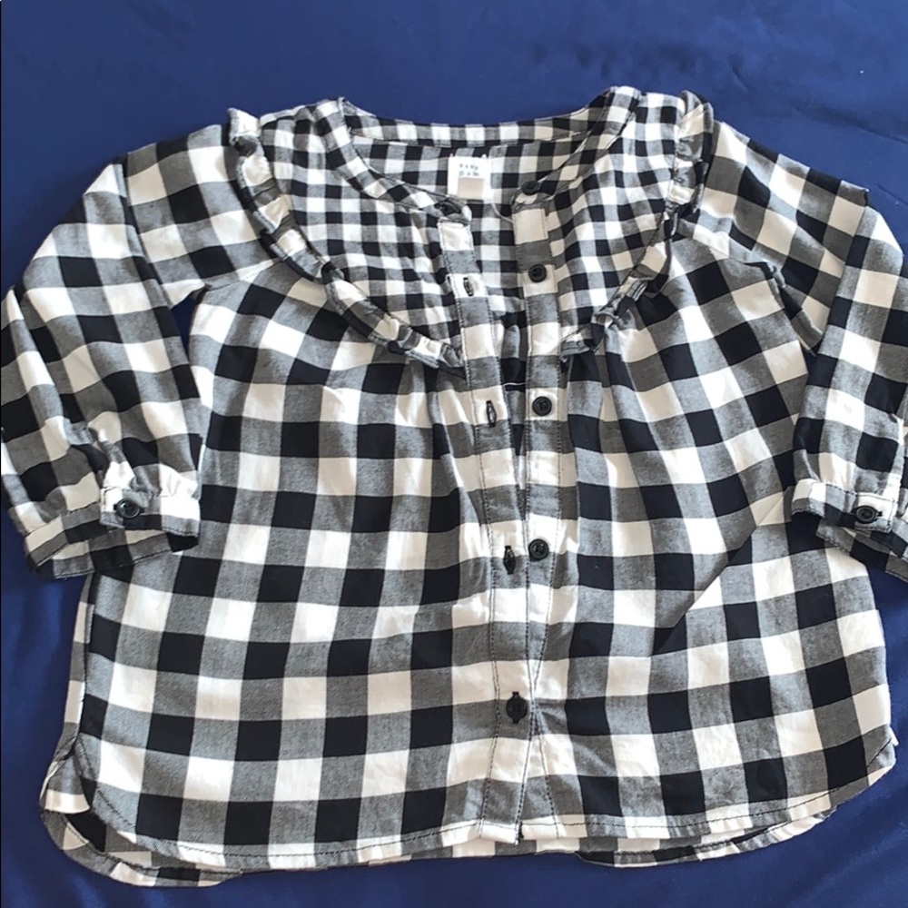 Adorable plaid shirt